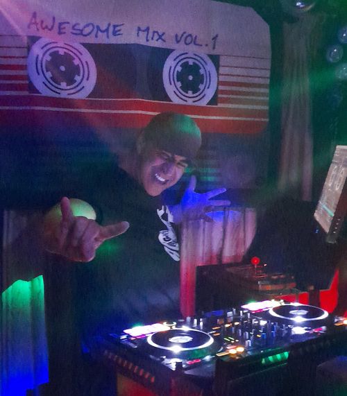 APL: Saturday DJ