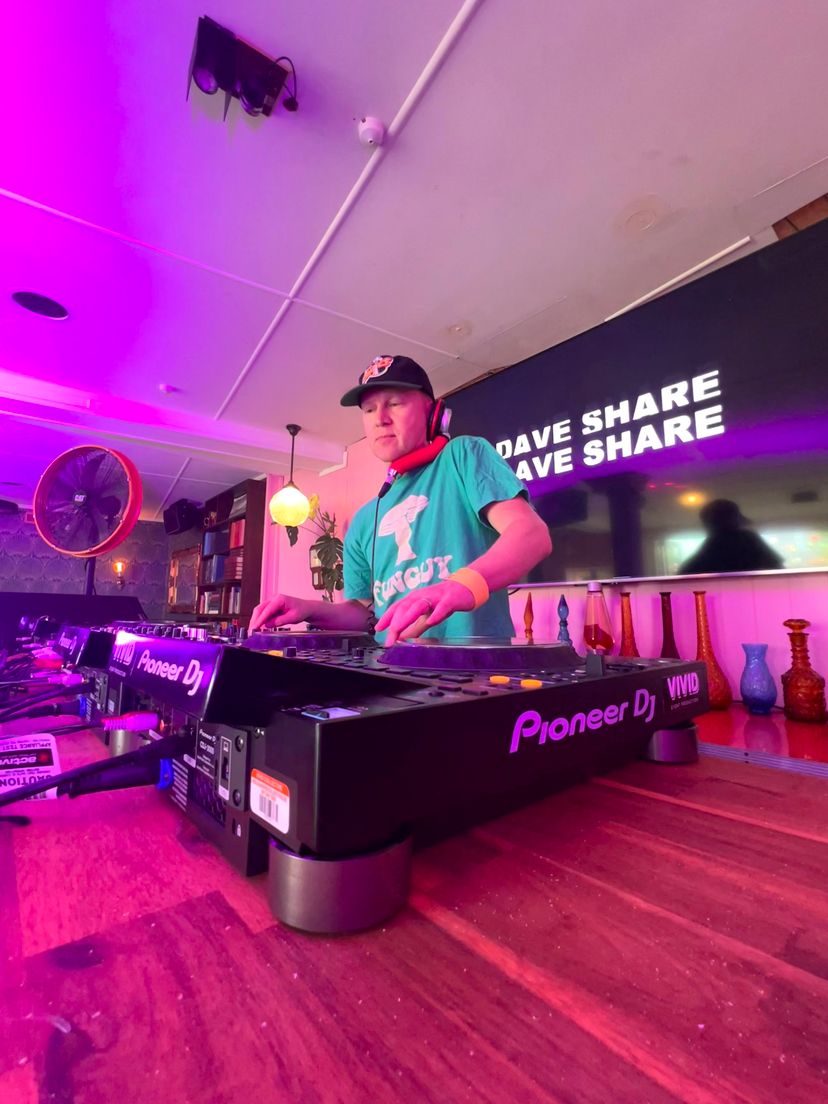 Profile image of DJ Dave Share