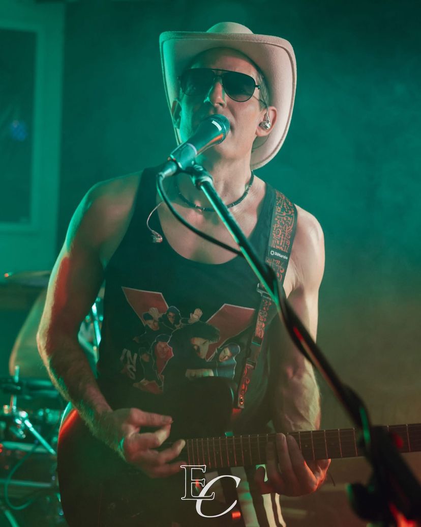 Profile image of INXSIVE (Simon LeRiche)