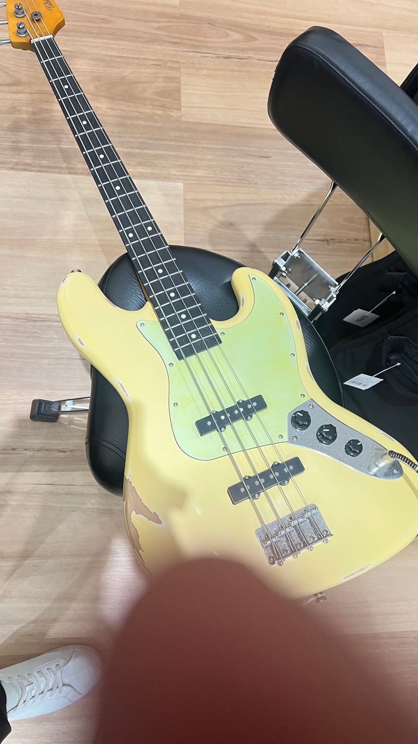 Profile image of Damien Thomas