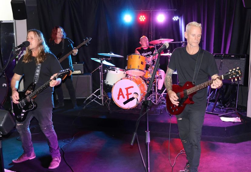 Profile image of The Versions