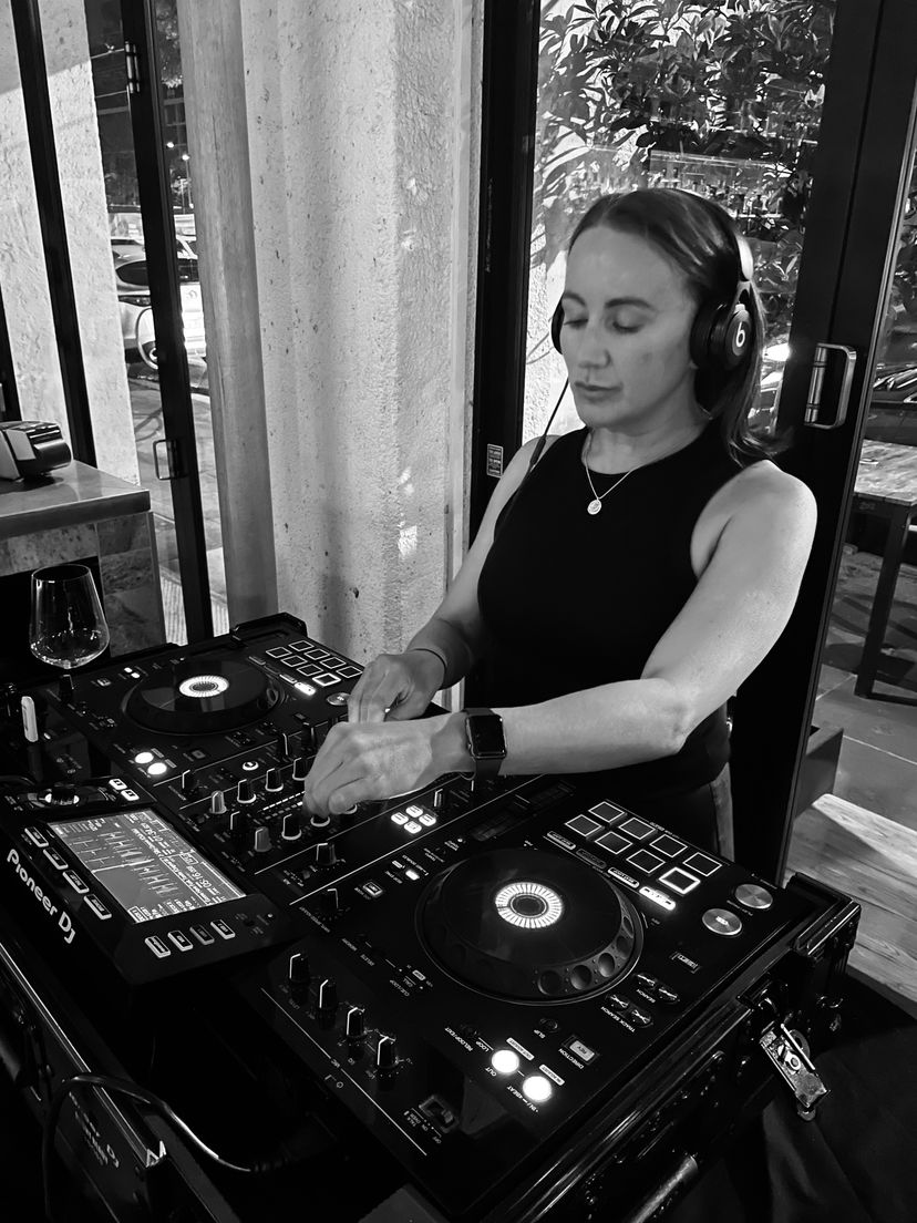 Profile image of Nikki Short DJ