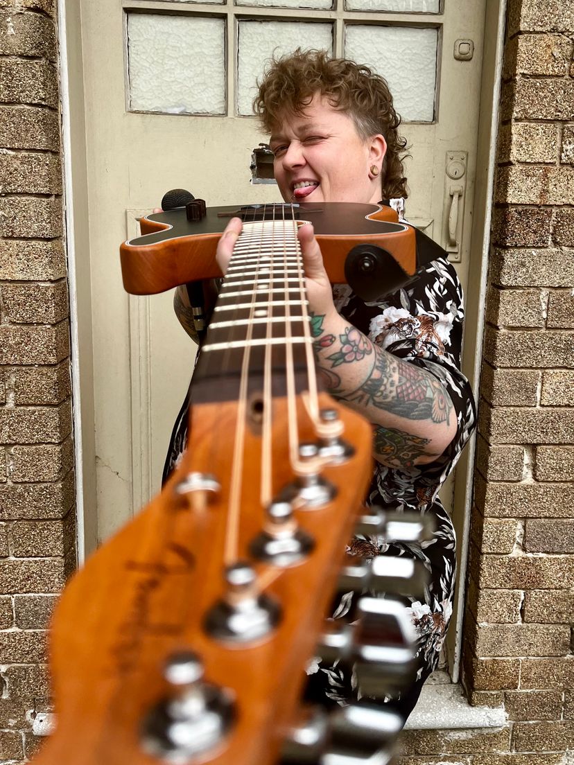 Profile image of ali chisholm live music