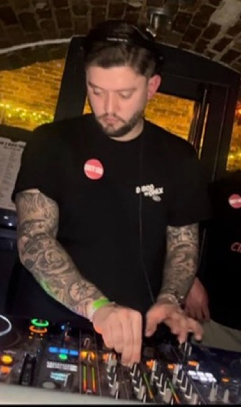 Profile image of DJ Grant Woolven