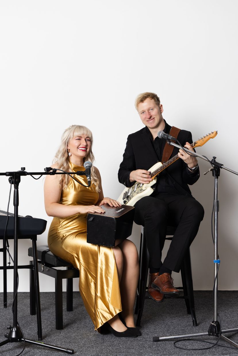 Profile image of Rob & Elly Duo