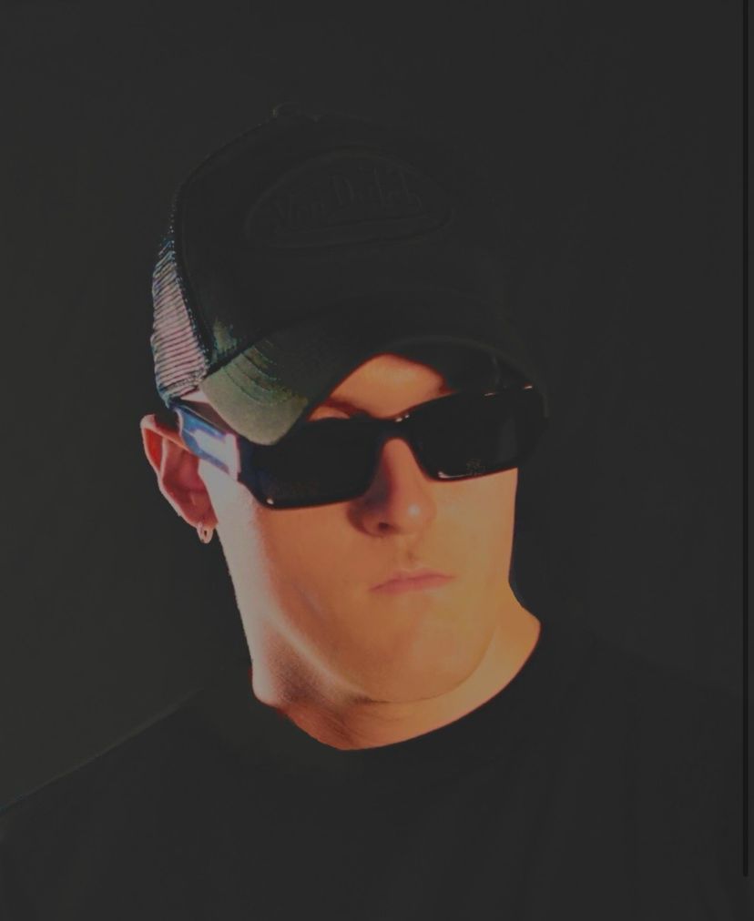 Profile image of AM