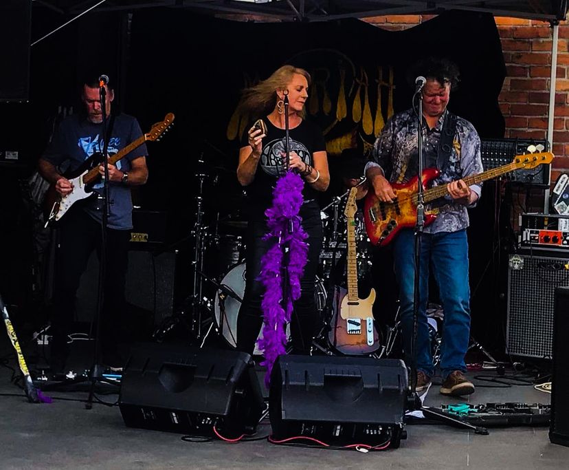 Profile image of Marriah and the Scarlet Joes